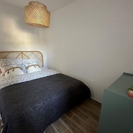 Very Cosy Apartment At 200 M From The Beaches La Londe-les-Maures Esterno foto