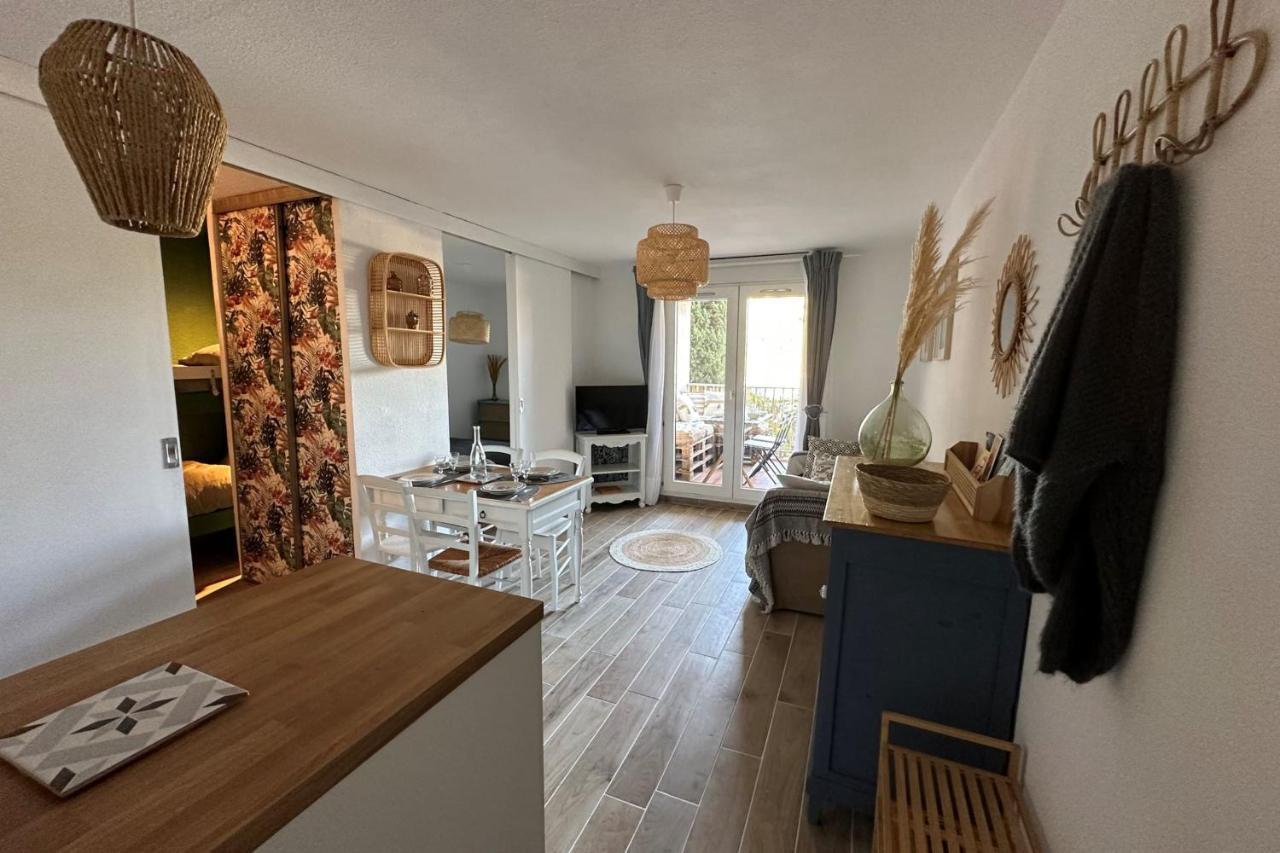 Very Cosy Apartment At 200 M From The Beaches La Londe-les-Maures Esterno foto