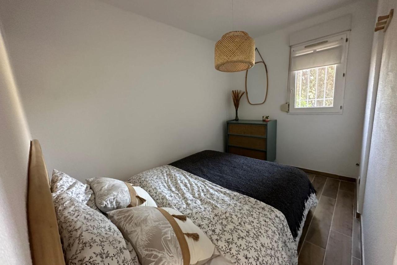 Very Cosy Apartment At 200 M From The Beaches La Londe-les-Maures Esterno foto