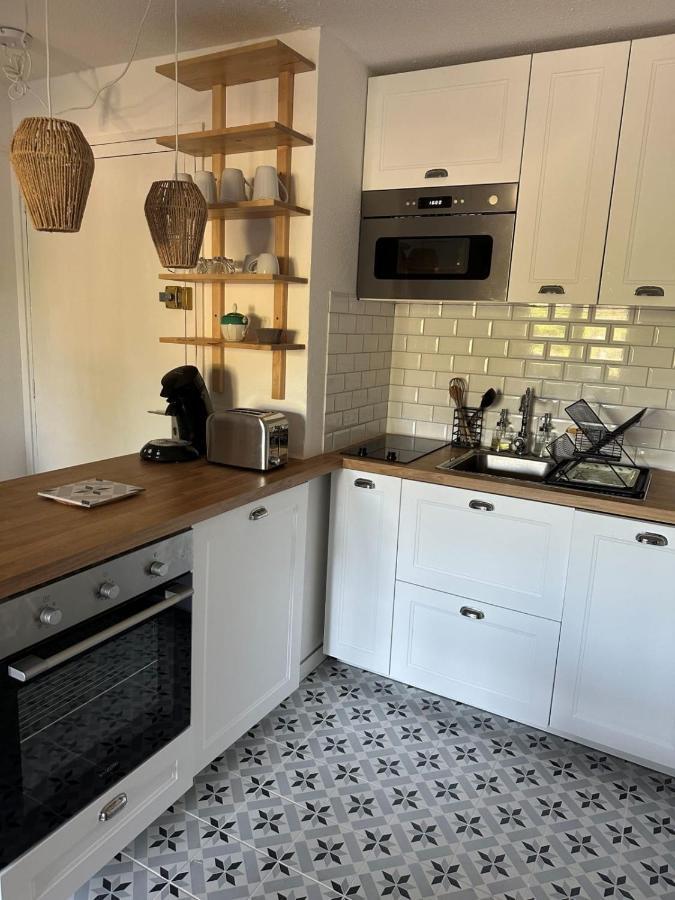 Very Cosy Apartment At 200 M From The Beaches La Londe-les-Maures Esterno foto