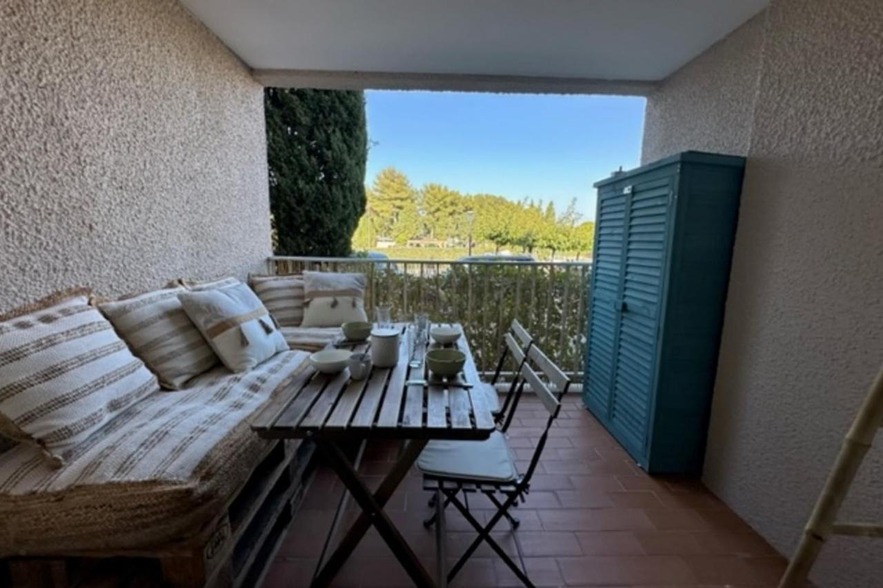 Very Cosy Apartment At 200 M From The Beaches La Londe-les-Maures Esterno foto