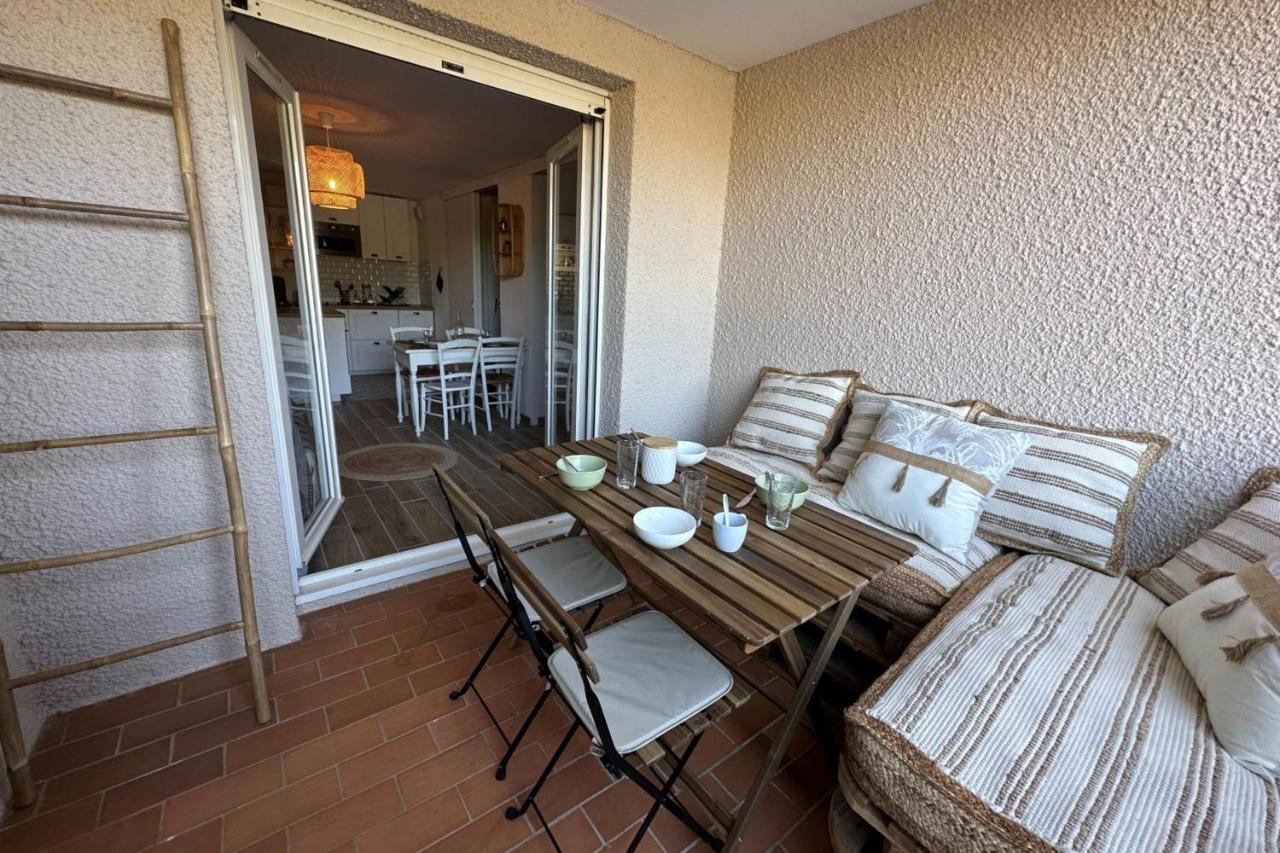 Very Cosy Apartment At 200 M From The Beaches La Londe-les-Maures Esterno foto