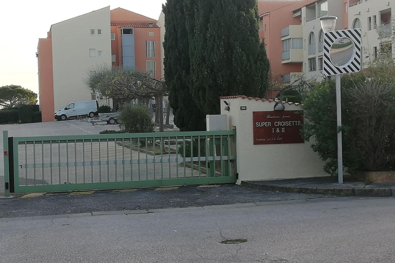 Very Cosy Apartment At 200 M From The Beaches La Londe-les-Maures Esterno foto