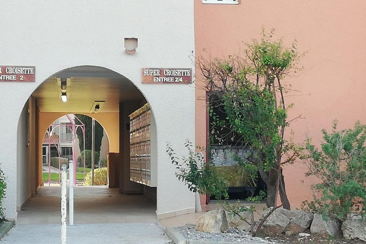 Very Cosy Apartment At 200 M From The Beaches La Londe-les-Maures Esterno foto
